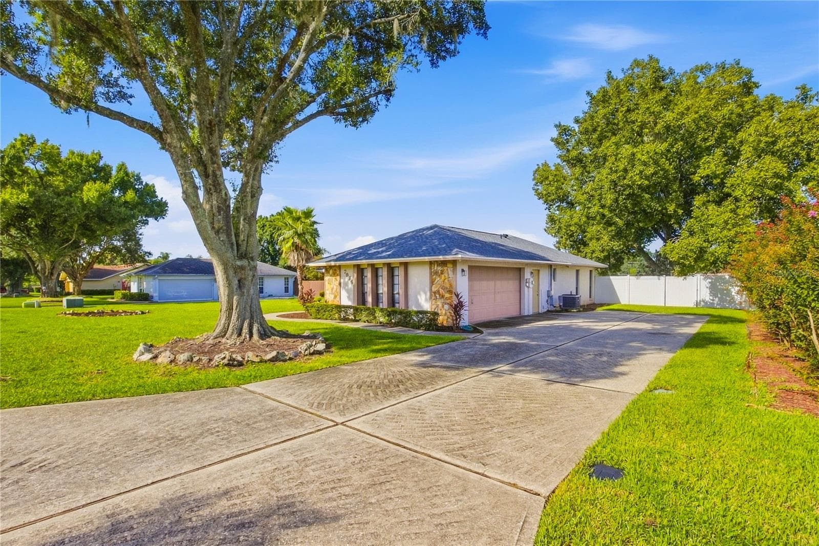 Single Family Residence at 7926 W RIDGE POINTE DR, LAKELAND, photo 3 of 30