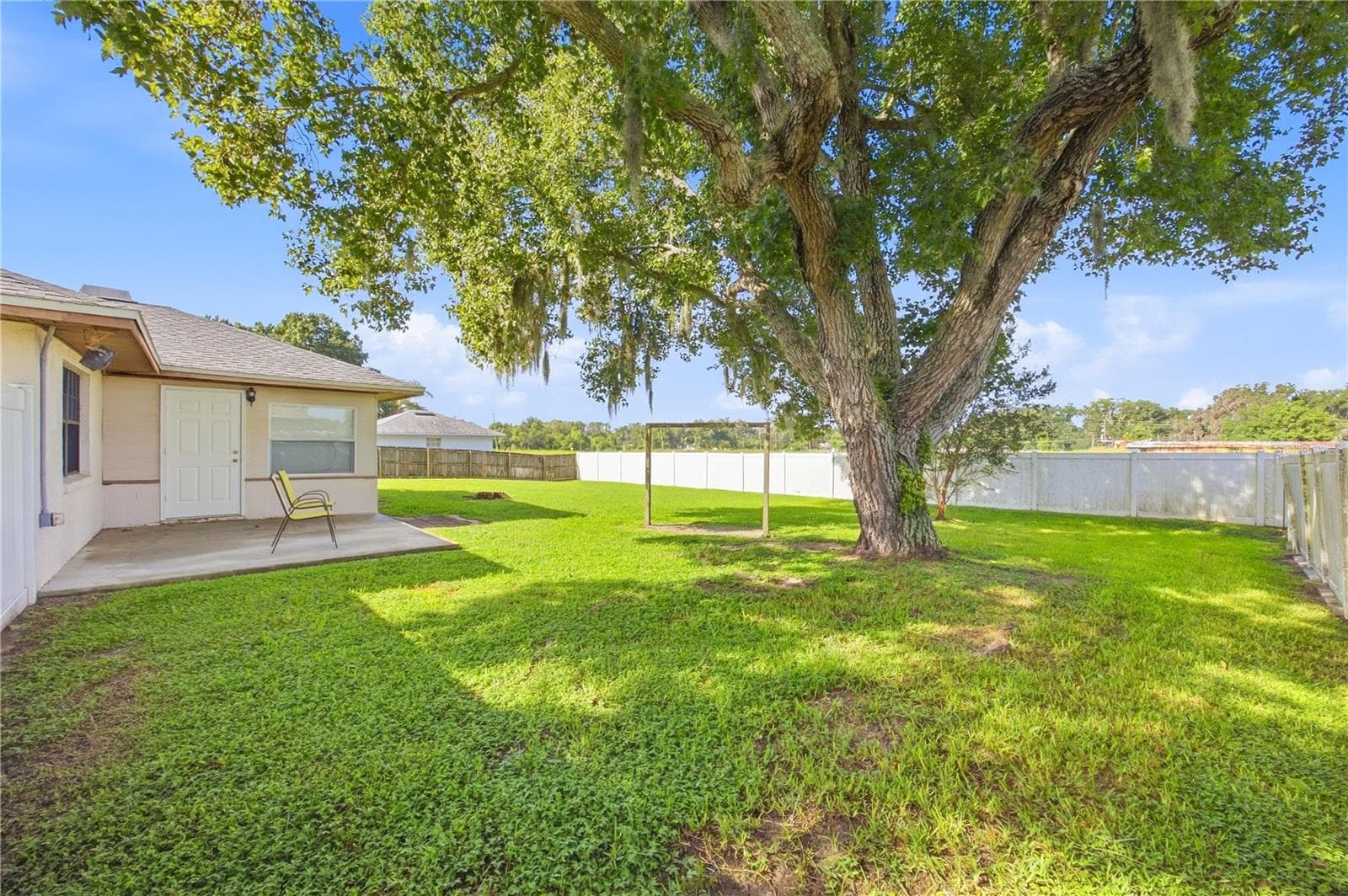 Single Family Residence at 7926 W RIDGE POINTE DR, LAKELAND, photo 4 of 30