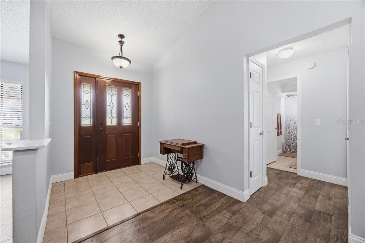 Single Family Residence at 7926 W RIDGE POINTE DR, LAKELAND, photo 9 of 30