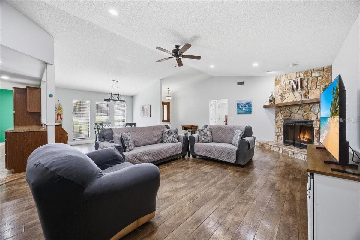 Single Family Residence at 7926 W RIDGE POINTE DR, LAKELAND, photo 12 of 30