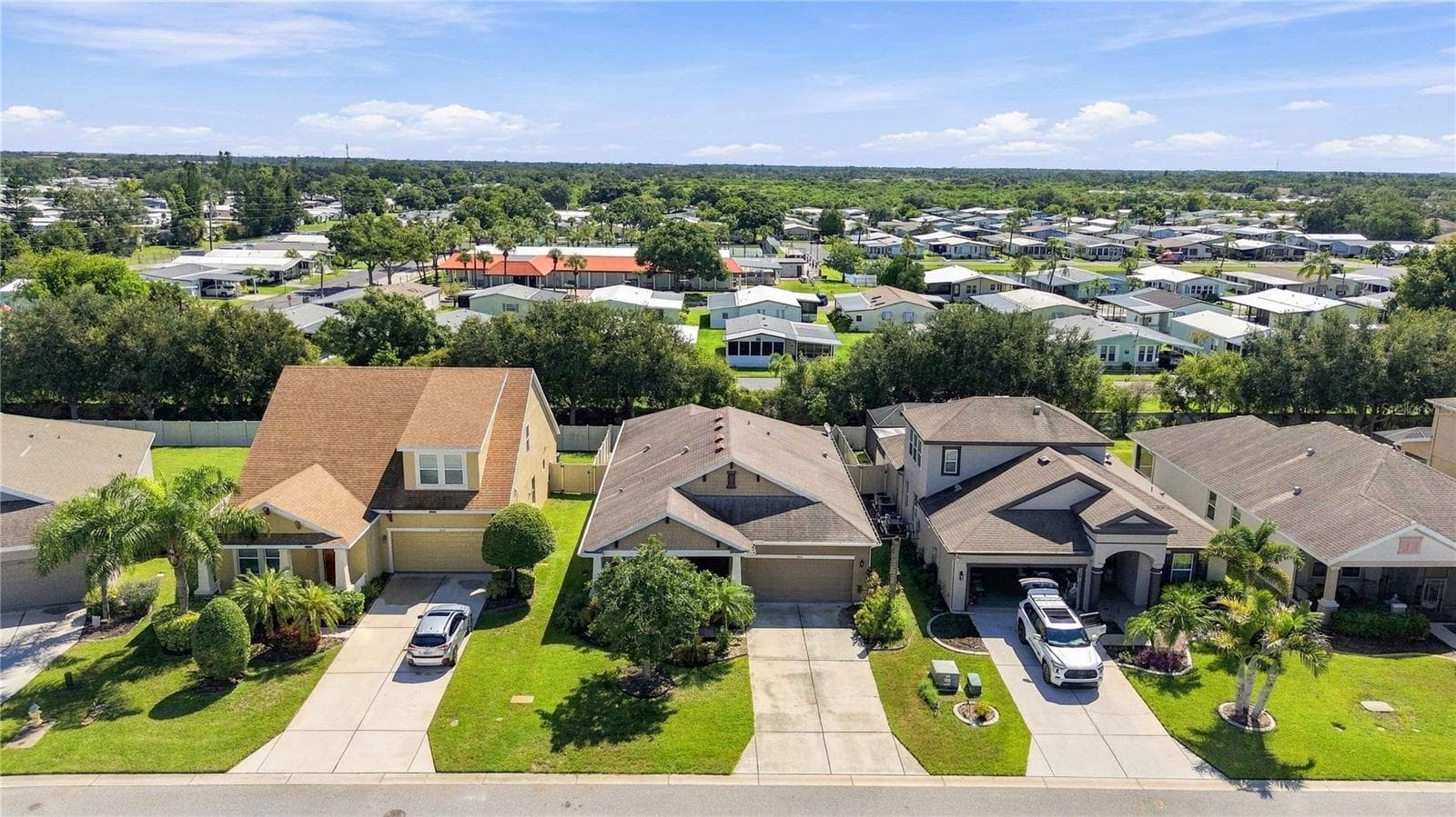 Single Family Residence at 5711 ARBOR WOOD CT, BRADENTON, photo 4 of 61