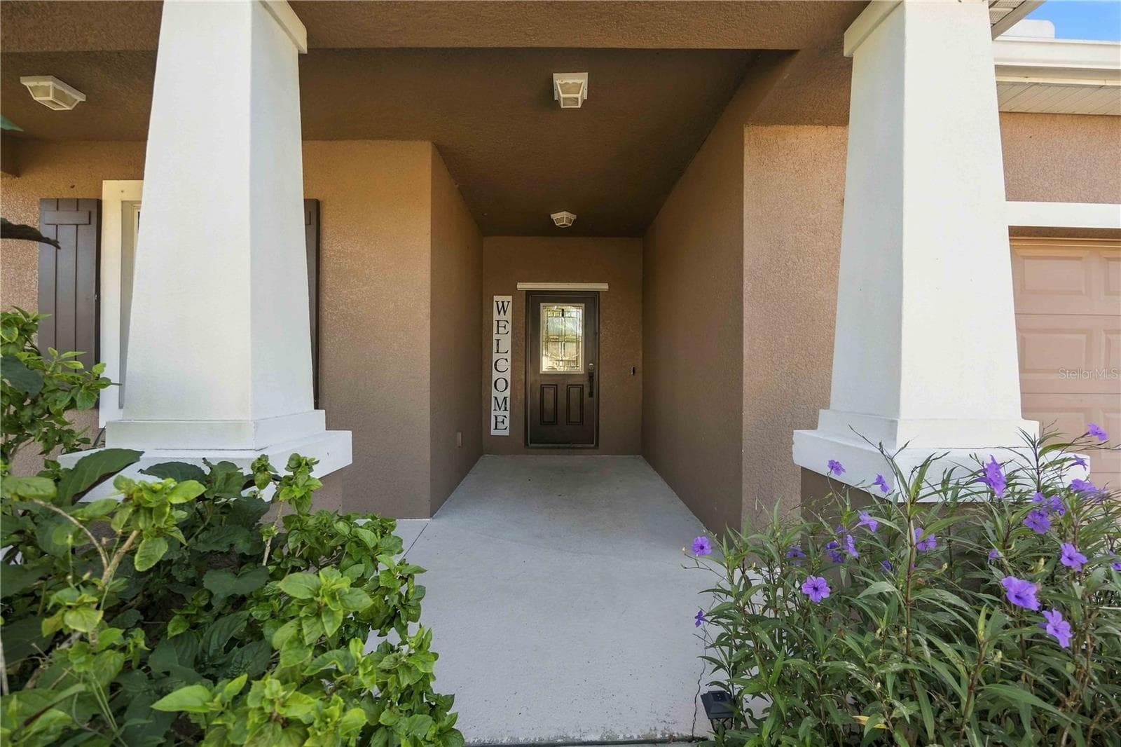 Front Porch - 5711 ARBOR WOOD CT, BRADENTON