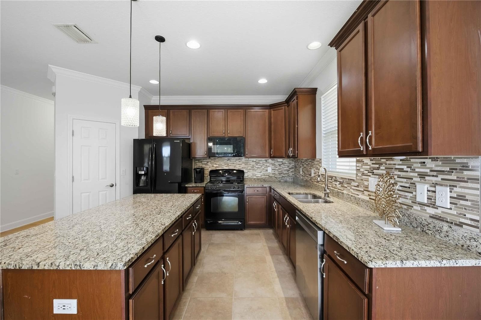 Single Family Residence at 5711 ARBOR WOOD CT, BRADENTON, photo 13 of 61