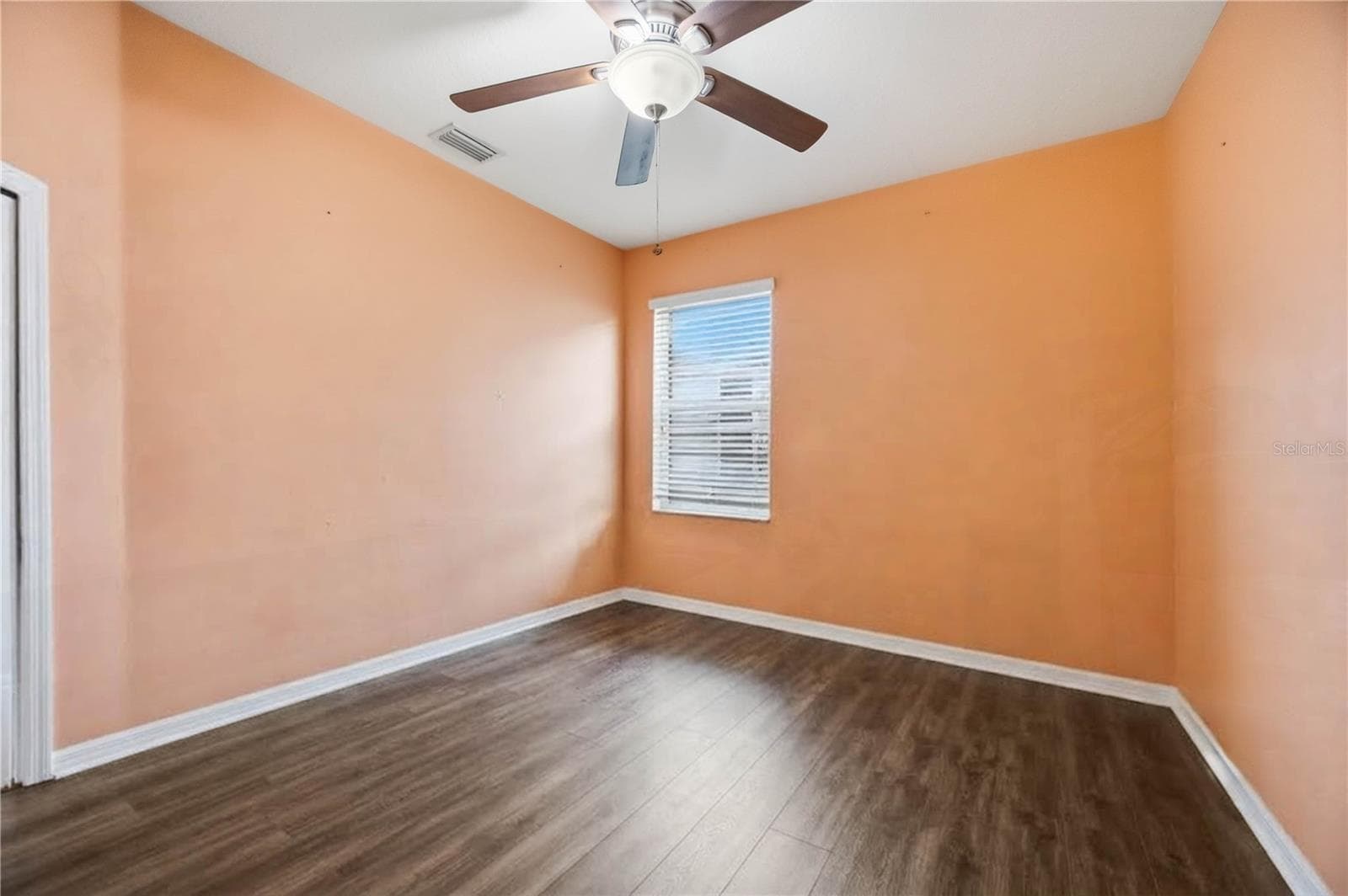 Bedroom 2 (currently contains home contents) - 5711 ARBOR WOOD CT, BRADENTON