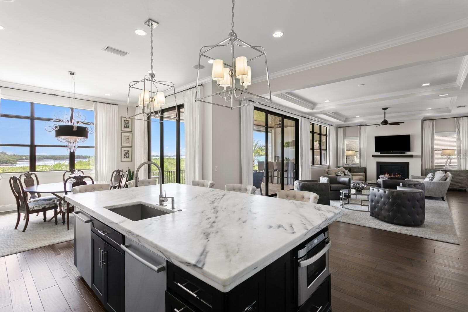 Single Family Residence at 4910 CARRANZA CT, TAMPA, photo 12 of 60