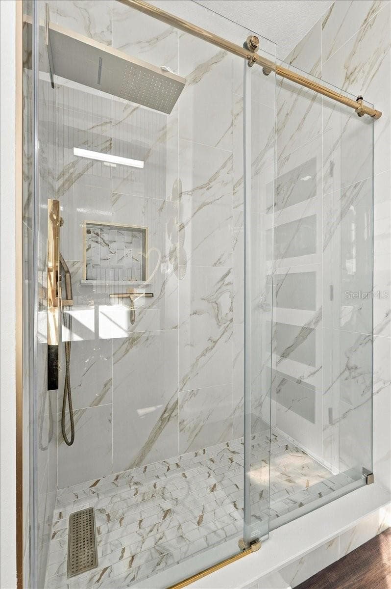 Walk in Shower in Primary Bedroom - 3020 CARDILLINO WAY, KISSIMMEE