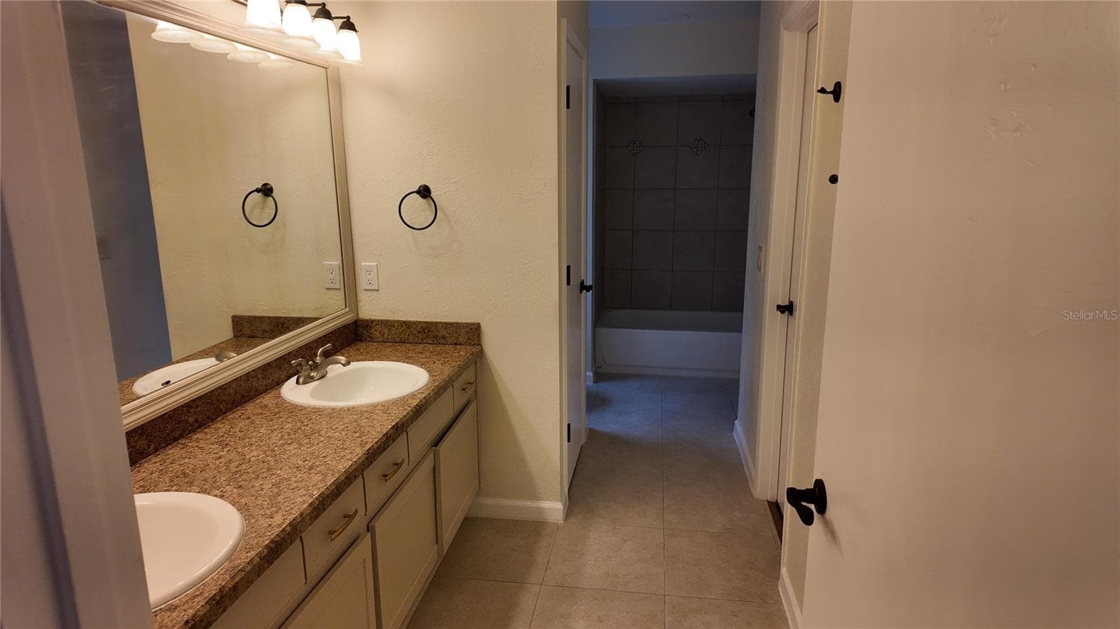 Single Family Residence at 1025 HORNBEAM ST, OVIEDO, photo 7 of 11