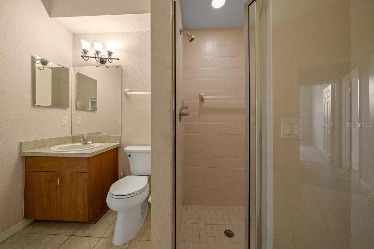 Cabana Bathroom - 6310 SE 96TH ST, BELLEVIEW