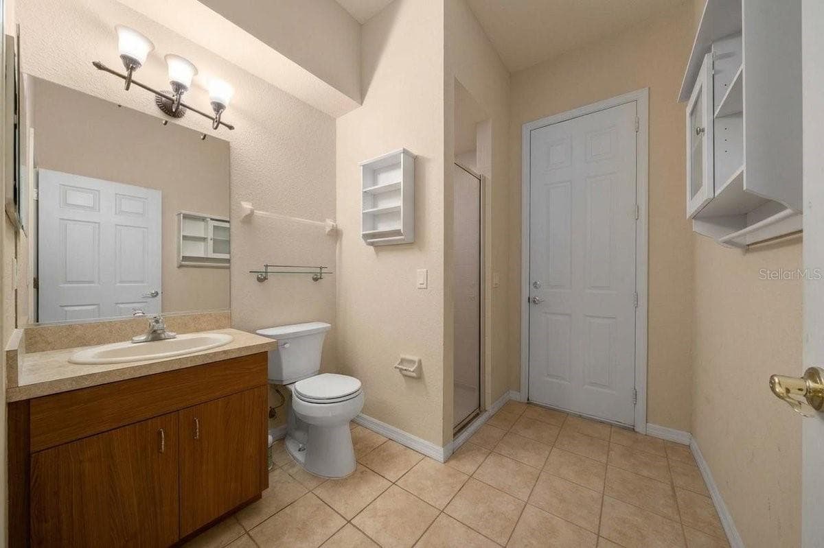 Cabana Bathroom - 6310 SE 96TH ST, BELLEVIEW