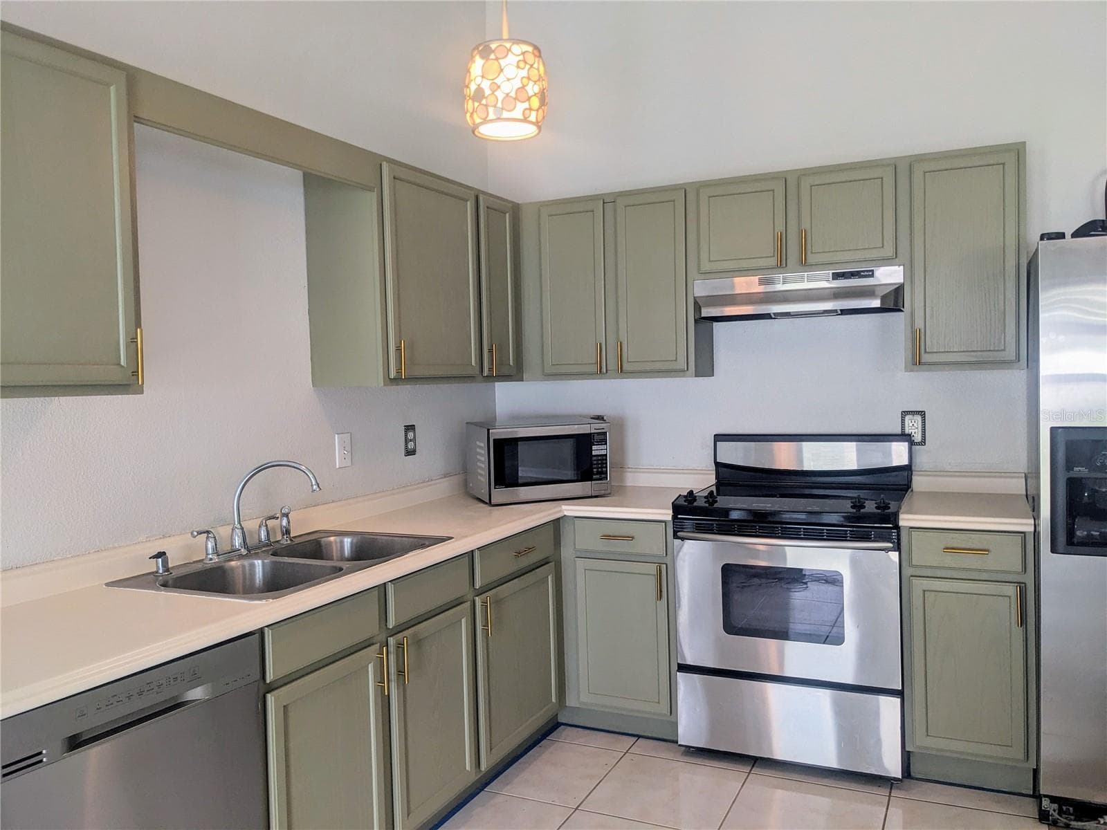 Single Family Residence at 812 37TH AVE S, ST PETERSBURG, photo 6 of 17