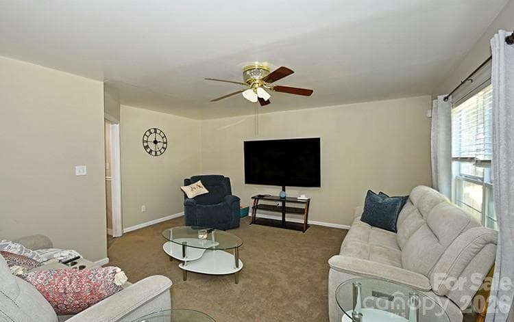 Single Family Residence at 235 Crystal Circle, Mooresville, photo 4 of 41