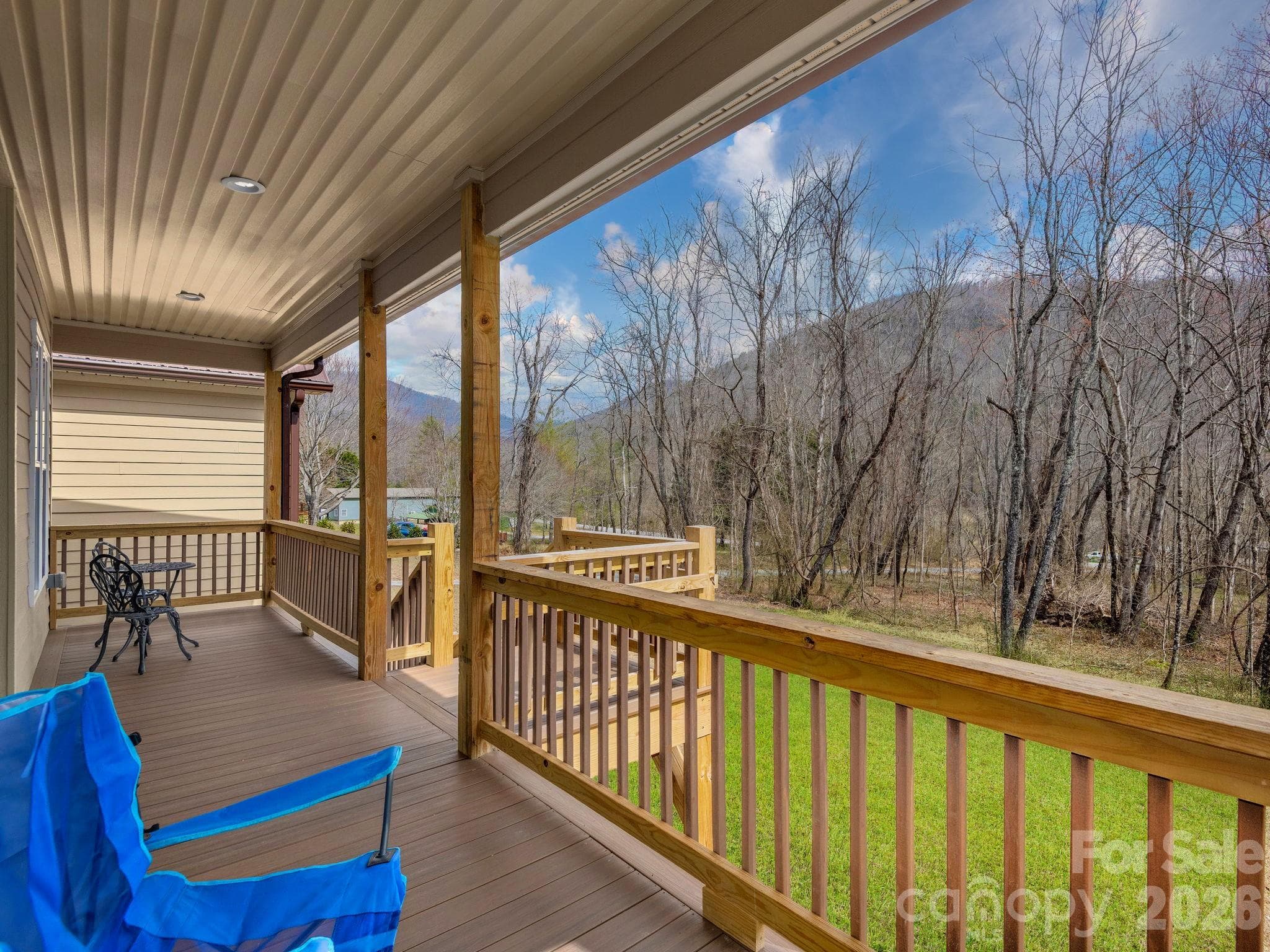 Single Family Residence at Hendersonville, photo 4 of 35