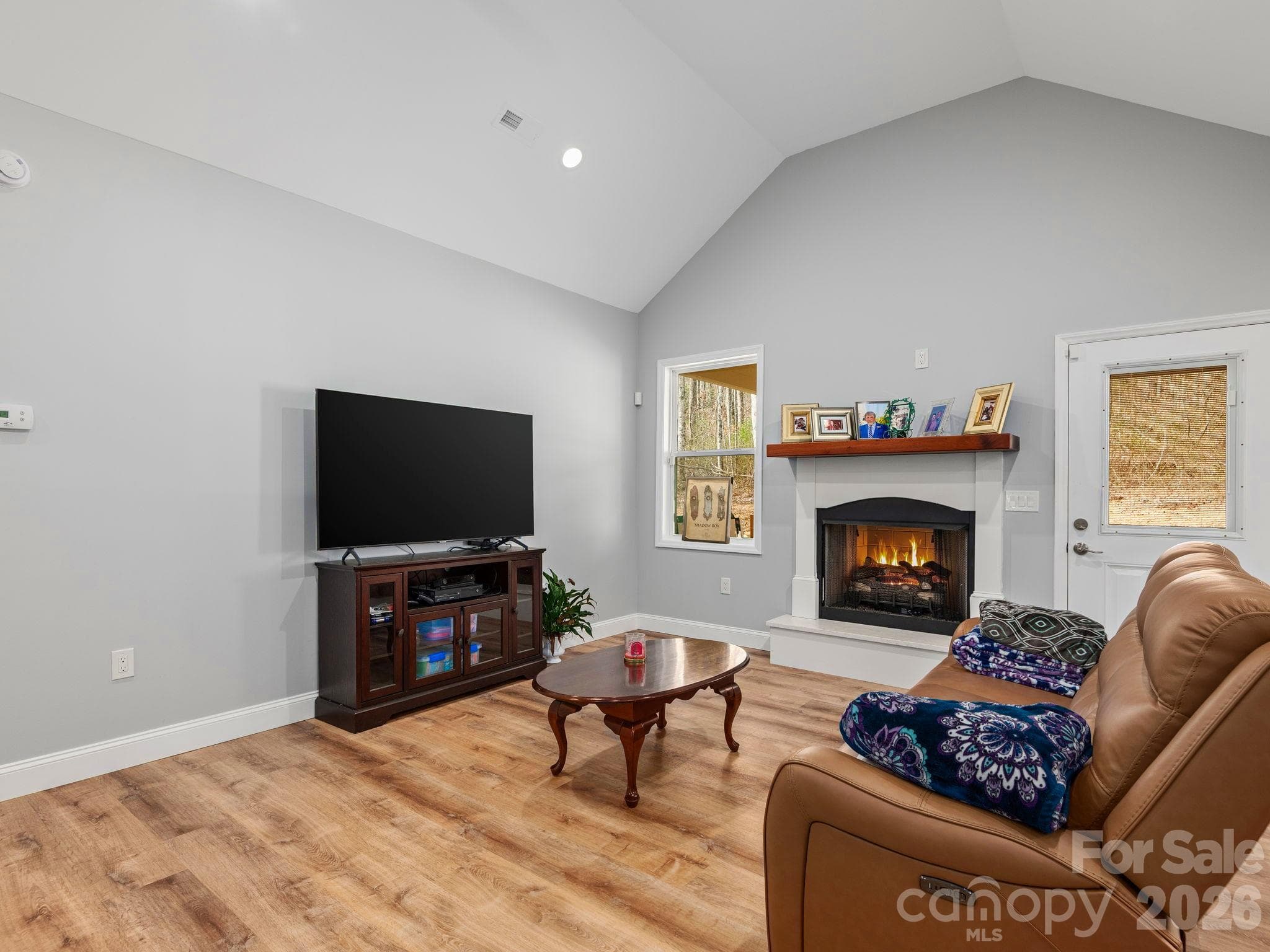 Single Family Residence at Hendersonville, photo 5 of 35