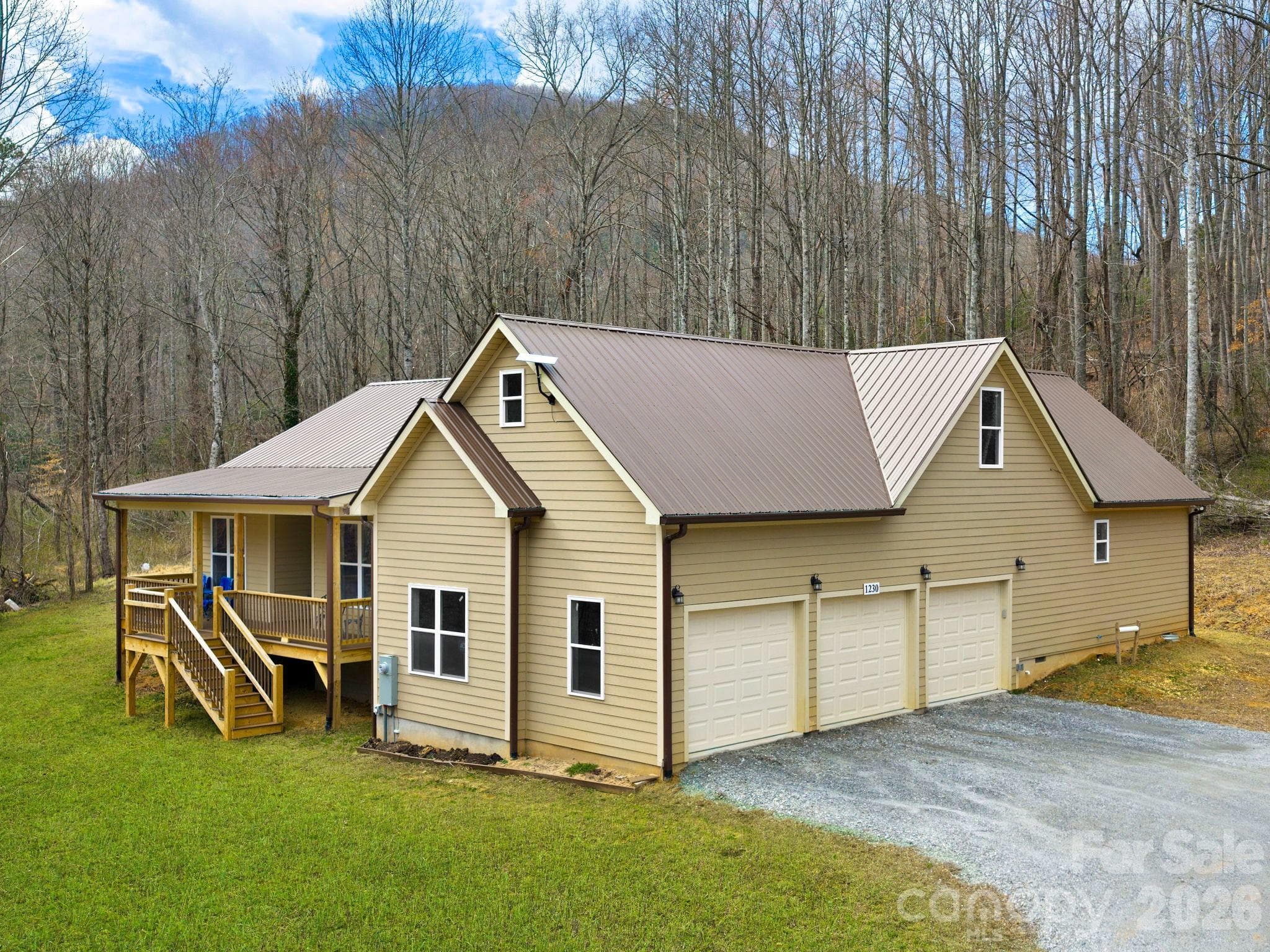 Single Family Residence at Hendersonville, photo 6 of 35