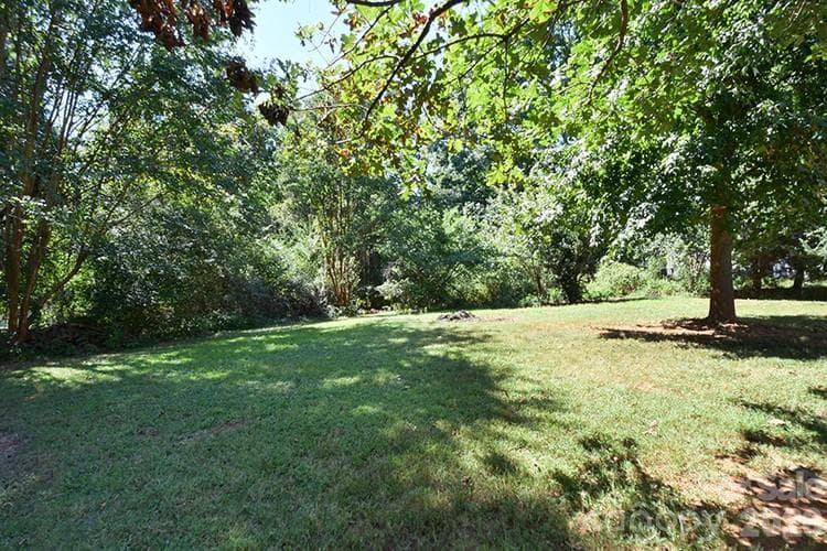 Single Family Residence at 235 Crystal Circle, Mooresville, photo 39 of 41