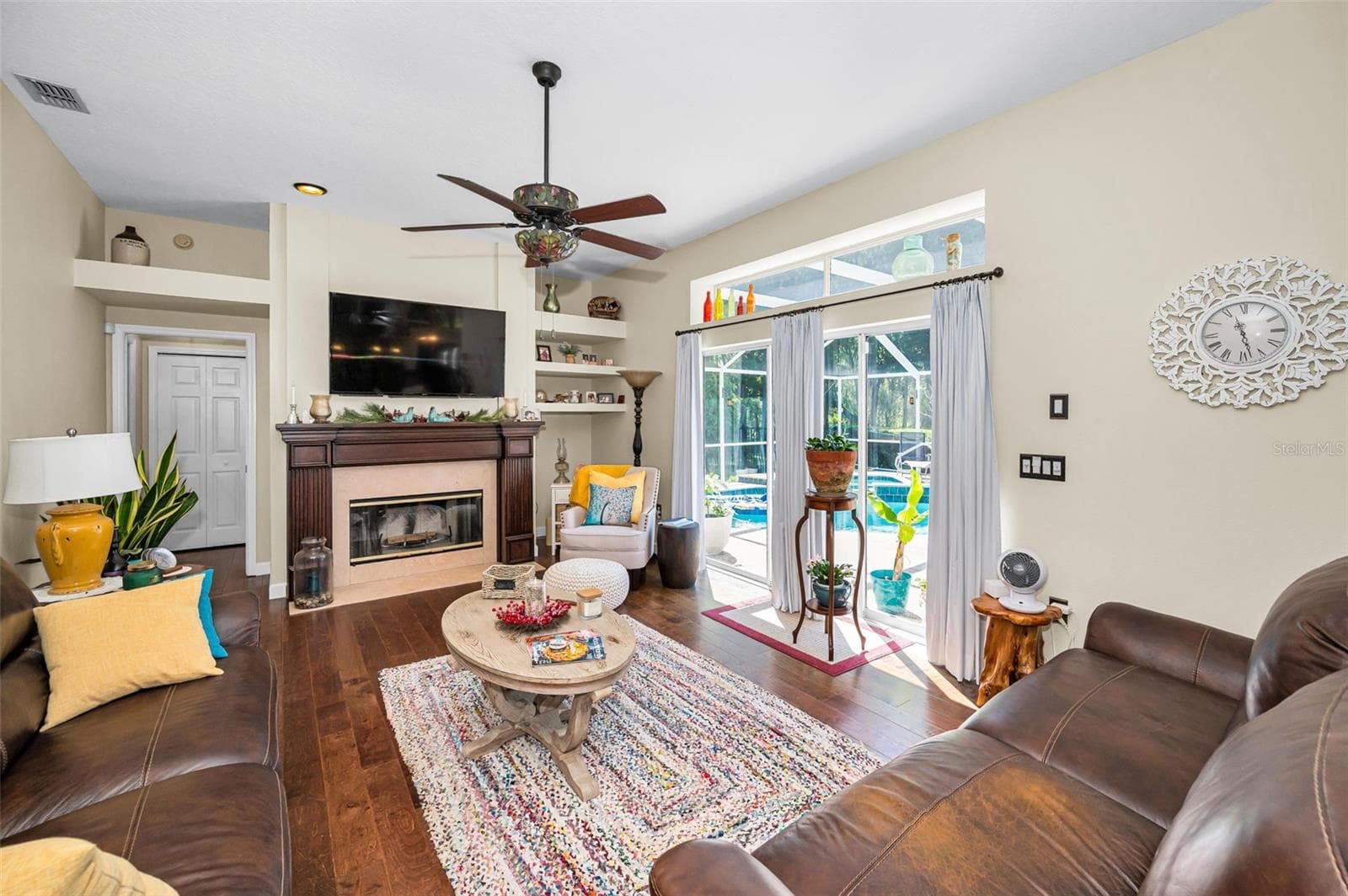 Family Room - Wood Burning Fireplace - 1234 ARLINBROOK DR, TRINITY