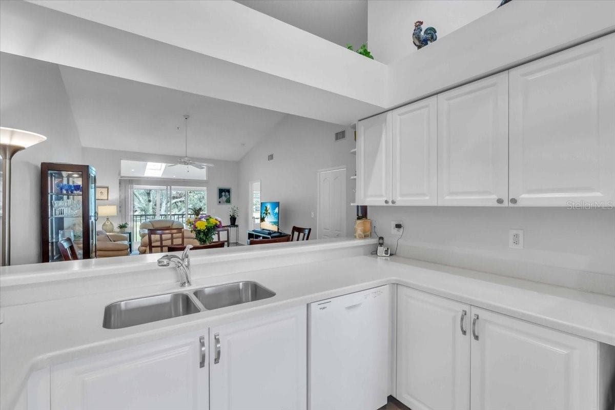 Condominium at 6807 STONE RIVER RD #204, BRADENTON, photo 6 of 49