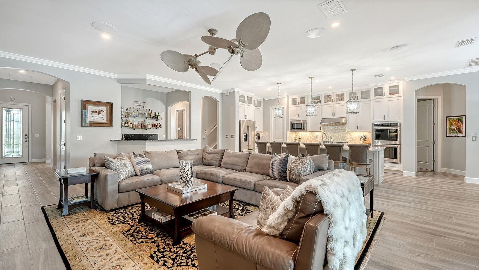 Single Family Residence at 7997 GRANDE SHORES DR, LAKEWOOD RANCH, photo 6 of 89