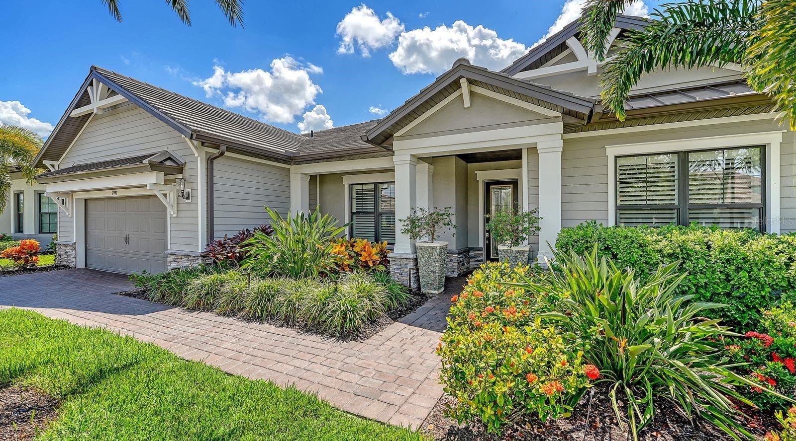 Single Family Residence at 7997 GRANDE SHORES DR, LAKEWOOD RANCH, photo 11 of 89