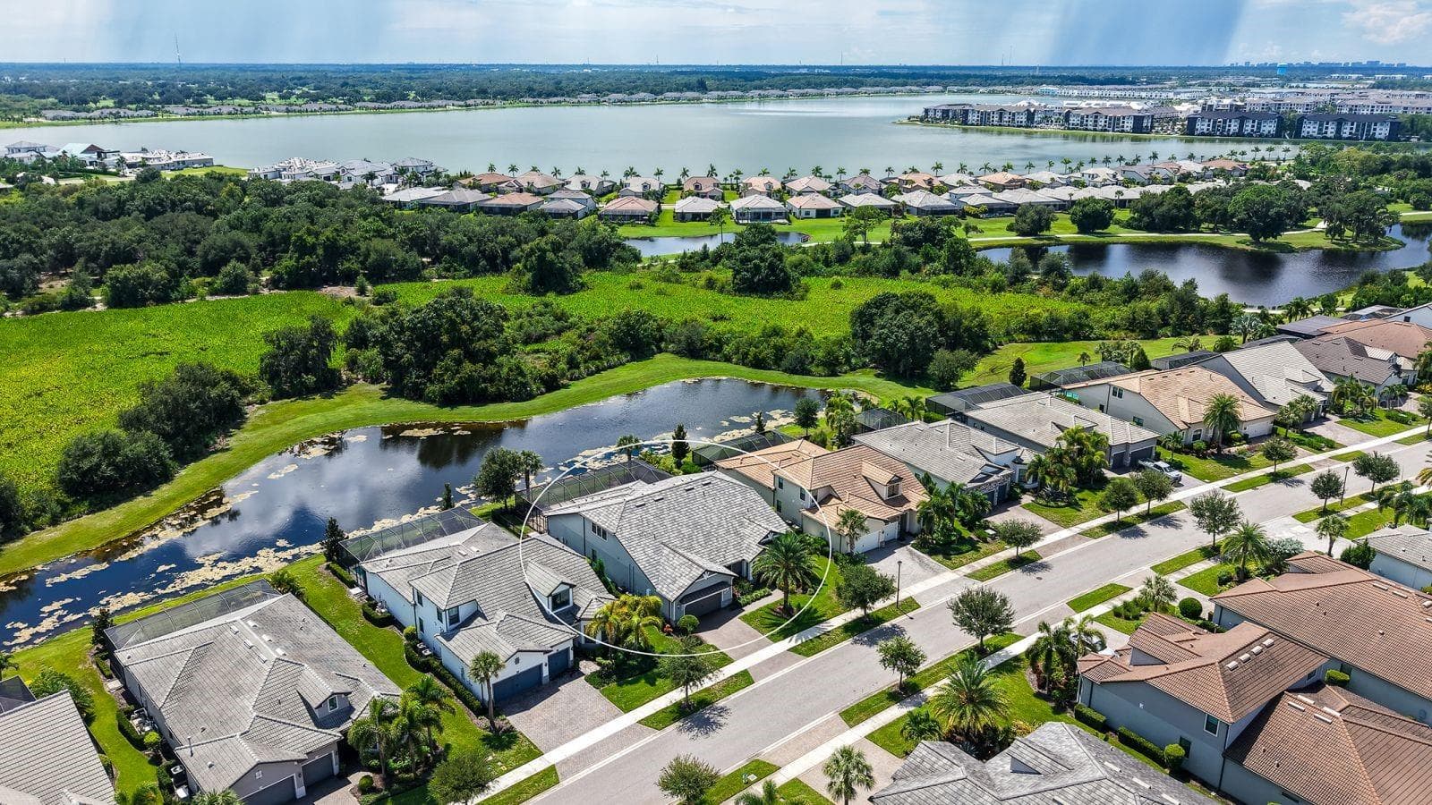 Single Family Residence at 7997 GRANDE SHORES DR, LAKEWOOD RANCH, photo 14 of 89