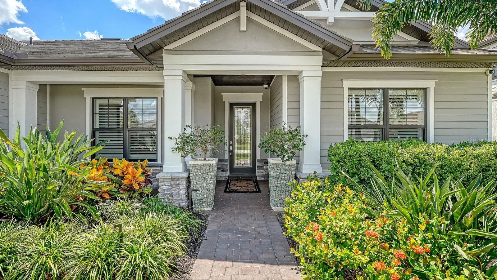 Single Family Residence at 7997 GRANDE SHORES DR, LAKEWOOD RANCH, photo 15 of 89