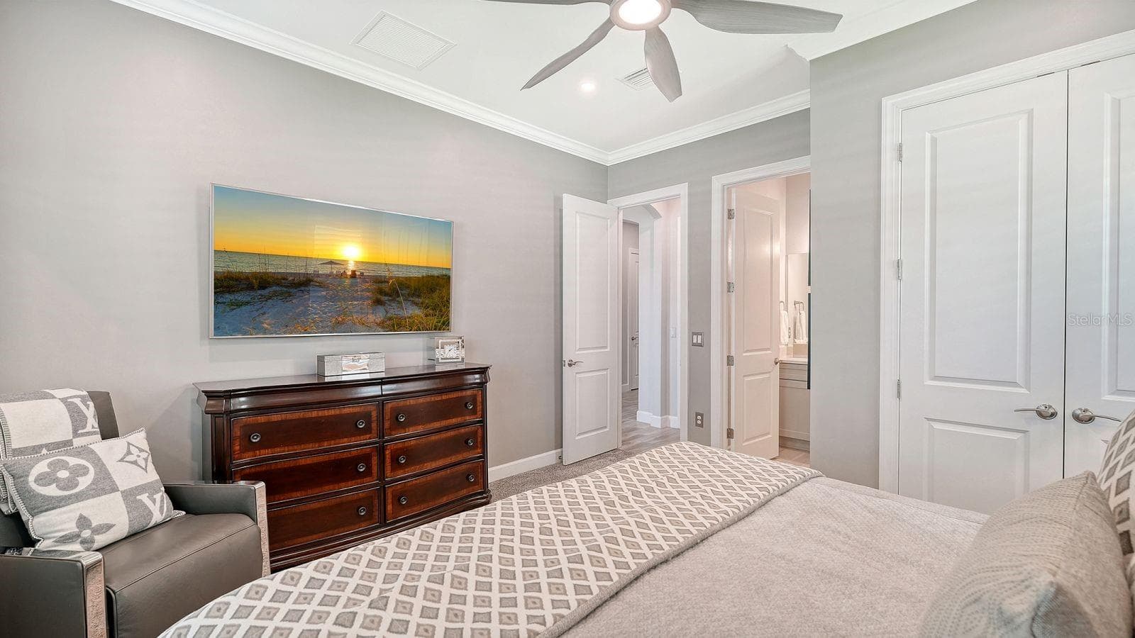 Single Family Residence at 7997 GRANDE SHORES DR, LAKEWOOD RANCH, photo 37 of 89