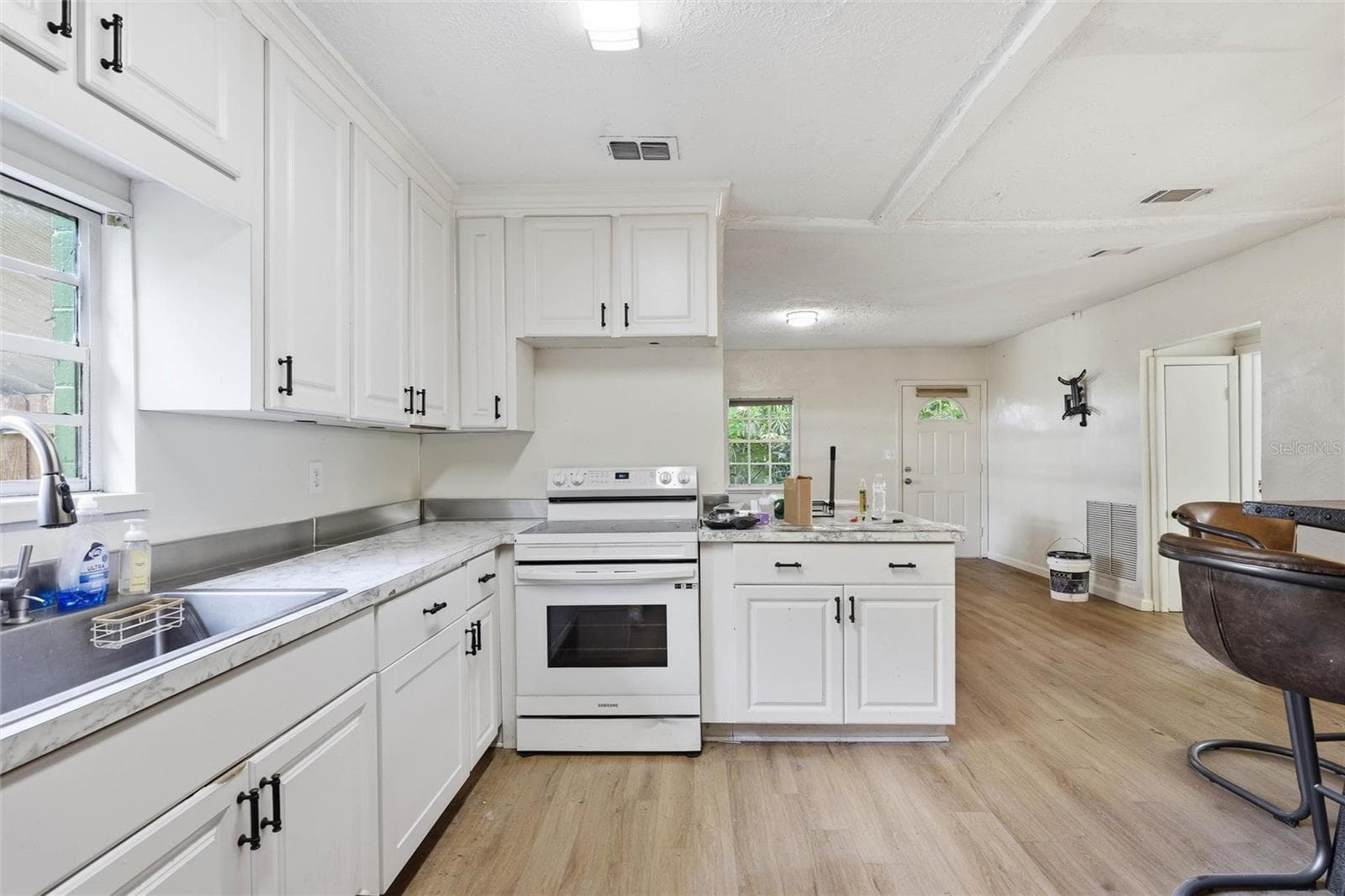 Single Family Residence at 8830 COCOA AVE, JACKSONVILLE, photo 4 of 21