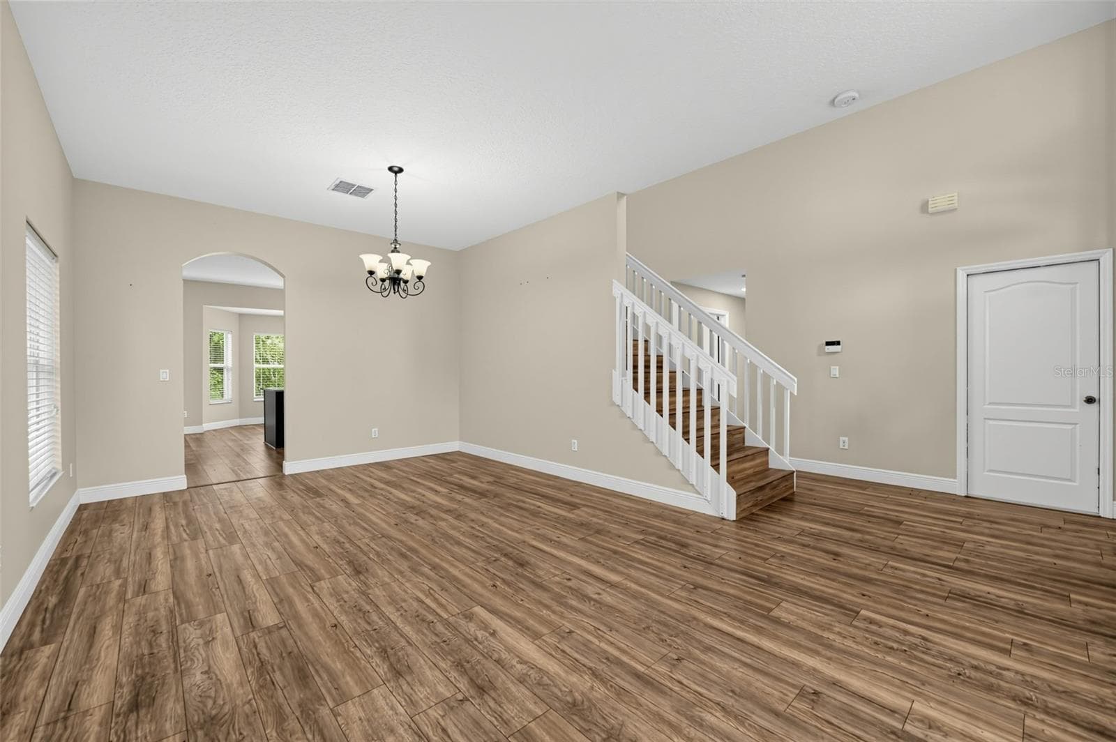 Single Family Residence at 10106 HIDDEN DUNES LN, ORLANDO, photo 2 of 27