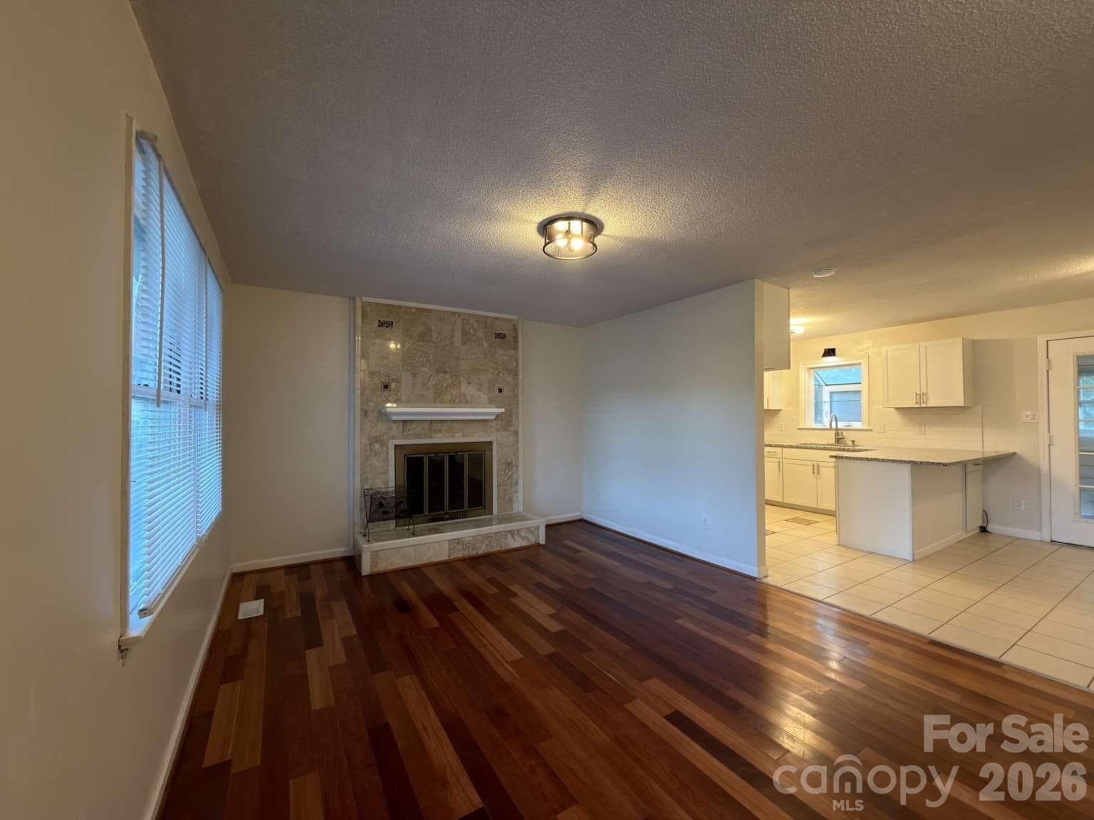 Single Family Residence at 2060 27th Avenue Drive NE, Hickory, photo 7 of 30