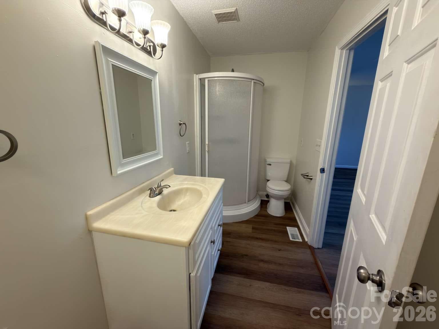 Single Family Residence at 2060 27th Avenue Drive NE, Hickory, photo 13 of 30