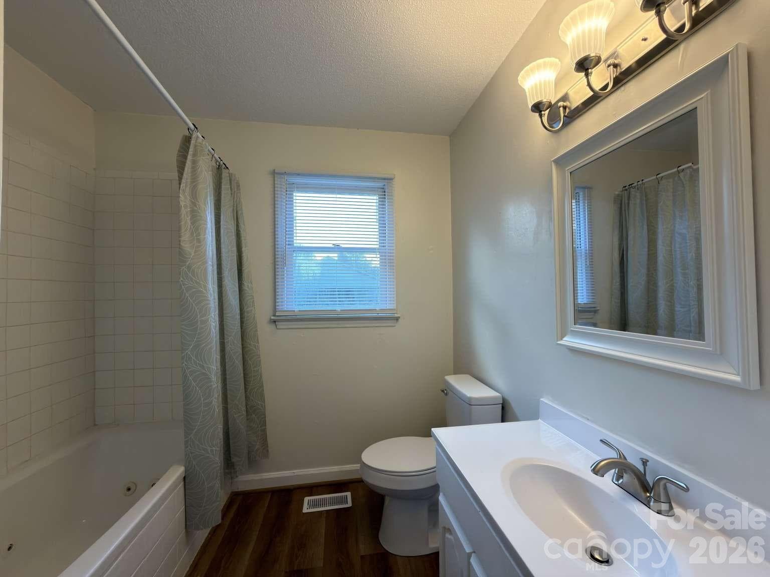 Single Family Residence at 2060 27th Avenue Drive NE, Hickory, photo 21 of 30
