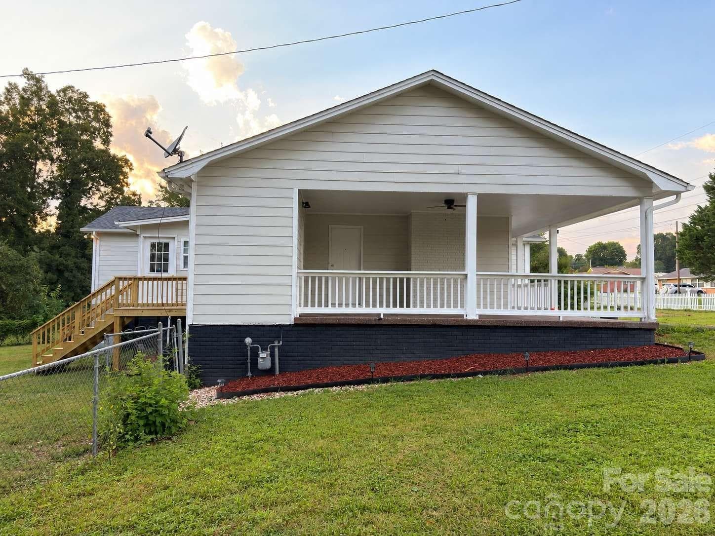 Single Family Residence at 2060 27th Avenue Drive NE, Hickory, photo 28 of 30