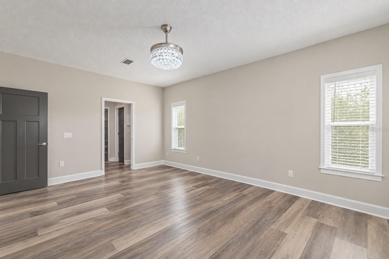 AI furniture removal* image may be altered - 292 SW OLD CYPRESS WAY, LAKE CITY