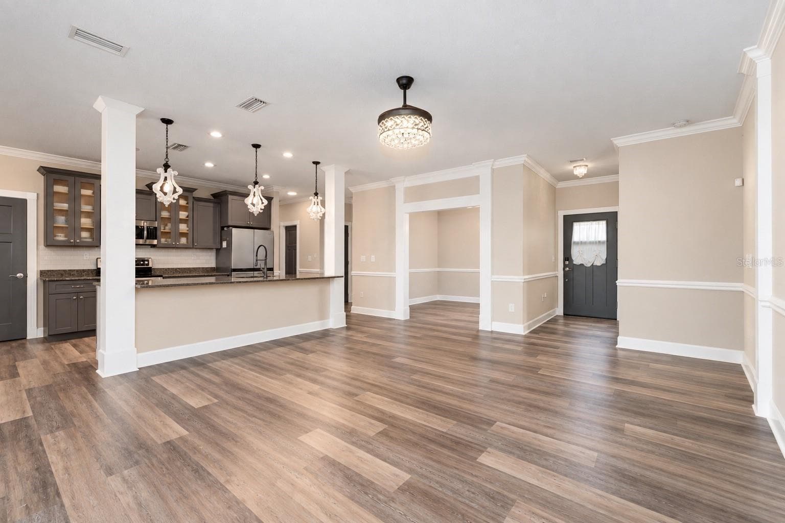 AI furniture removal* image may be altered - 292 SW OLD CYPRESS WAY, LAKE CITY