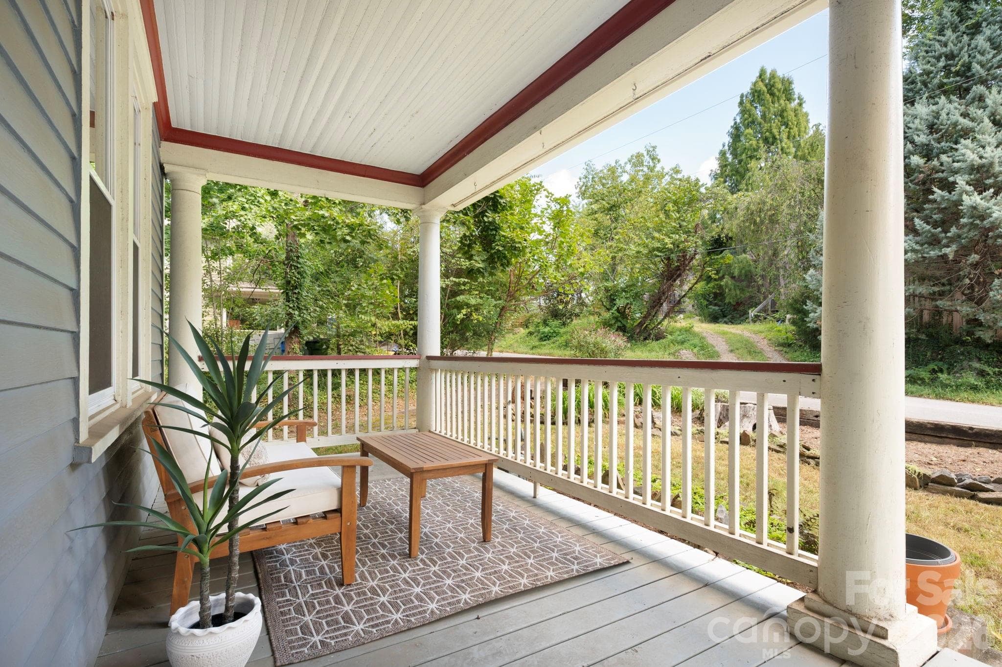 Perfect for Neighborly Chats - 16 West Street, Asheville