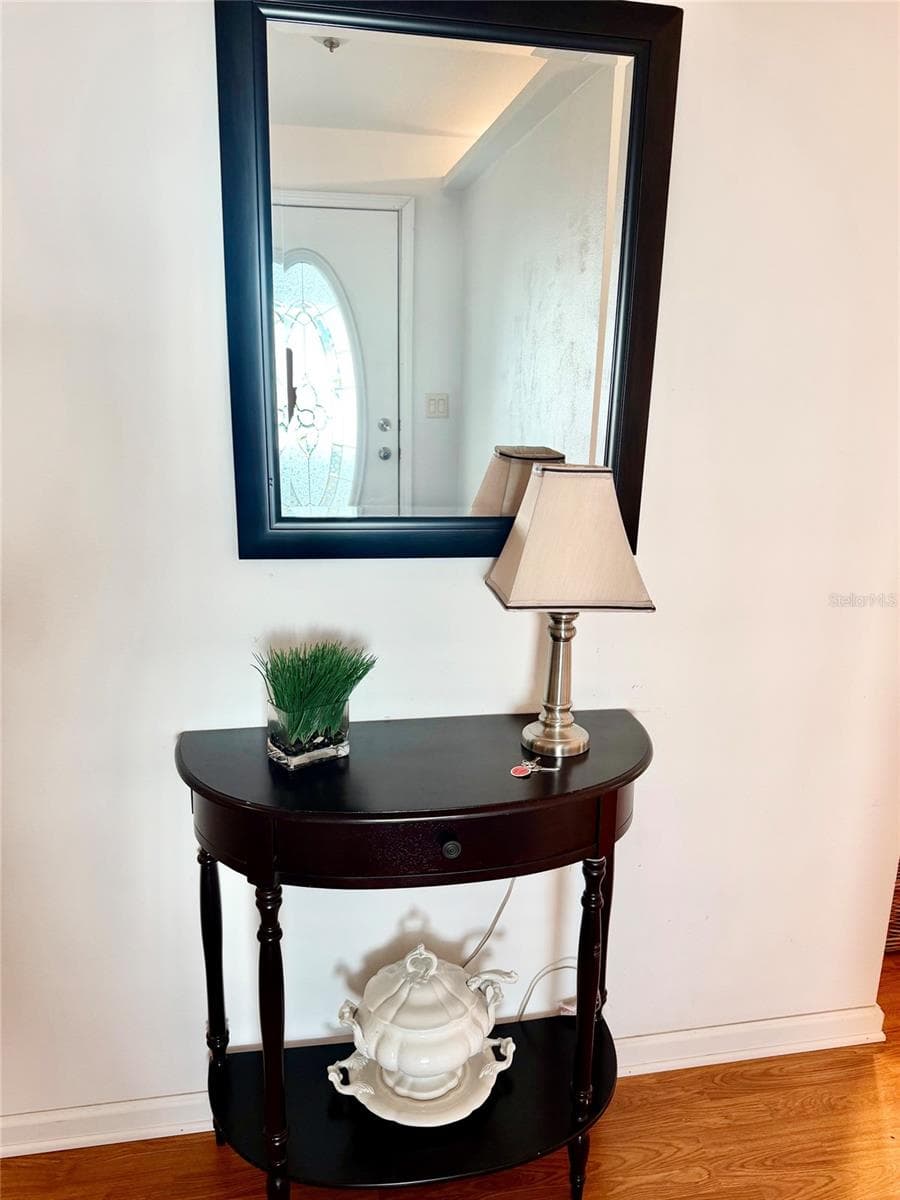Formal Entry - 730 GLORIOSA RD, VENICE