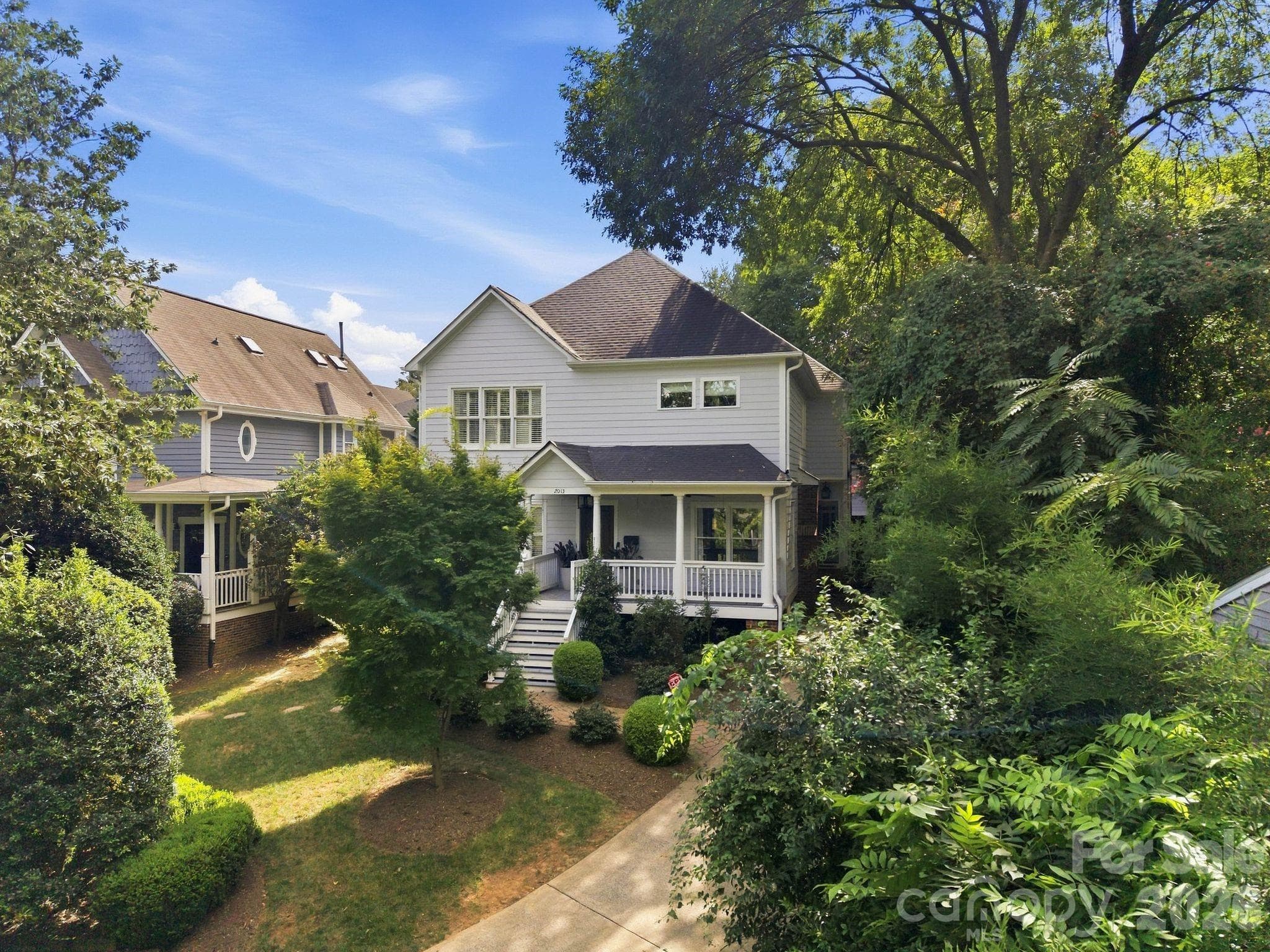 2013 Victorian Place