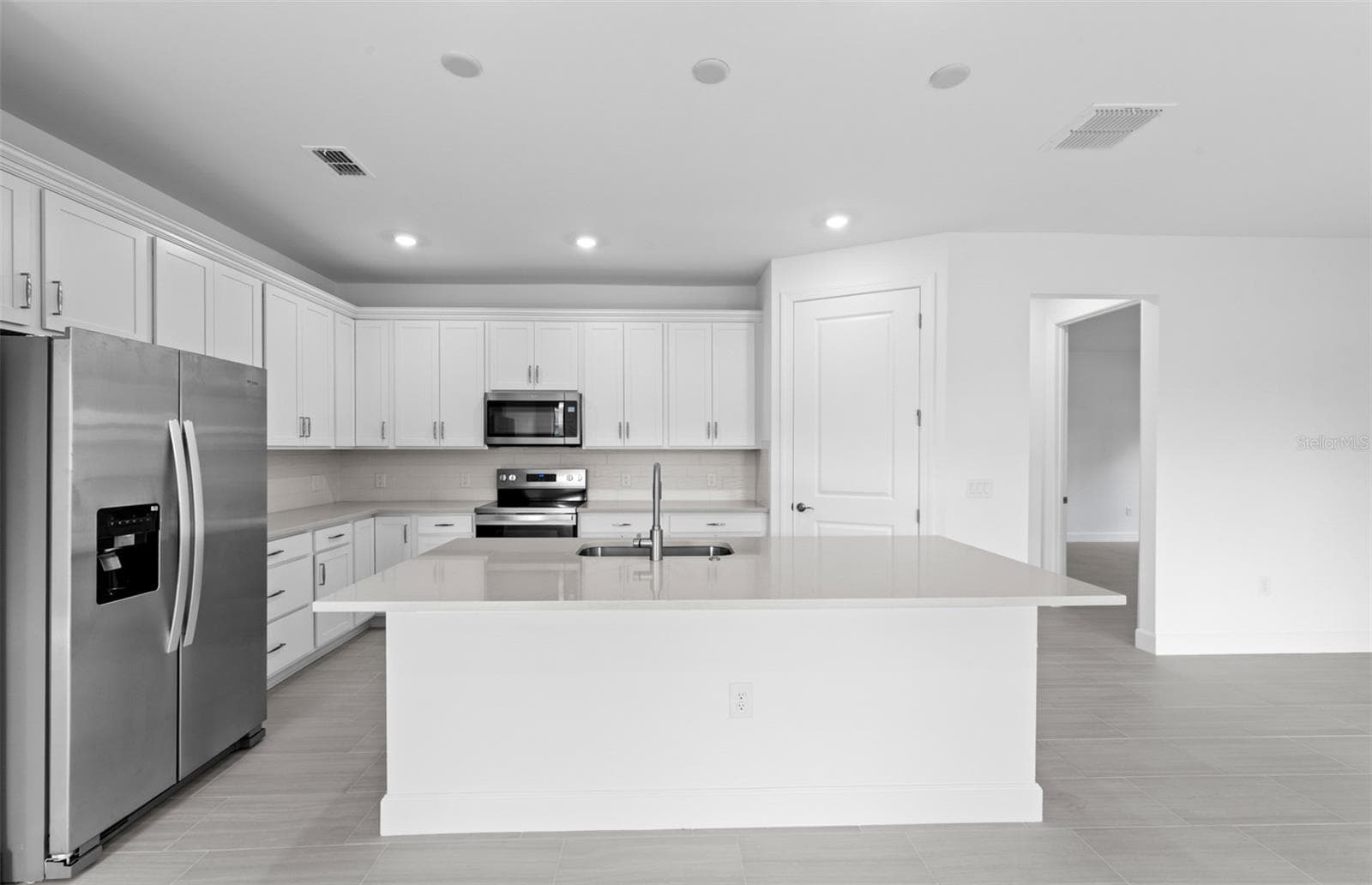Single Family Residence at 6962 MINNEOLA CT, NOKOMIS, photo 14 of 22