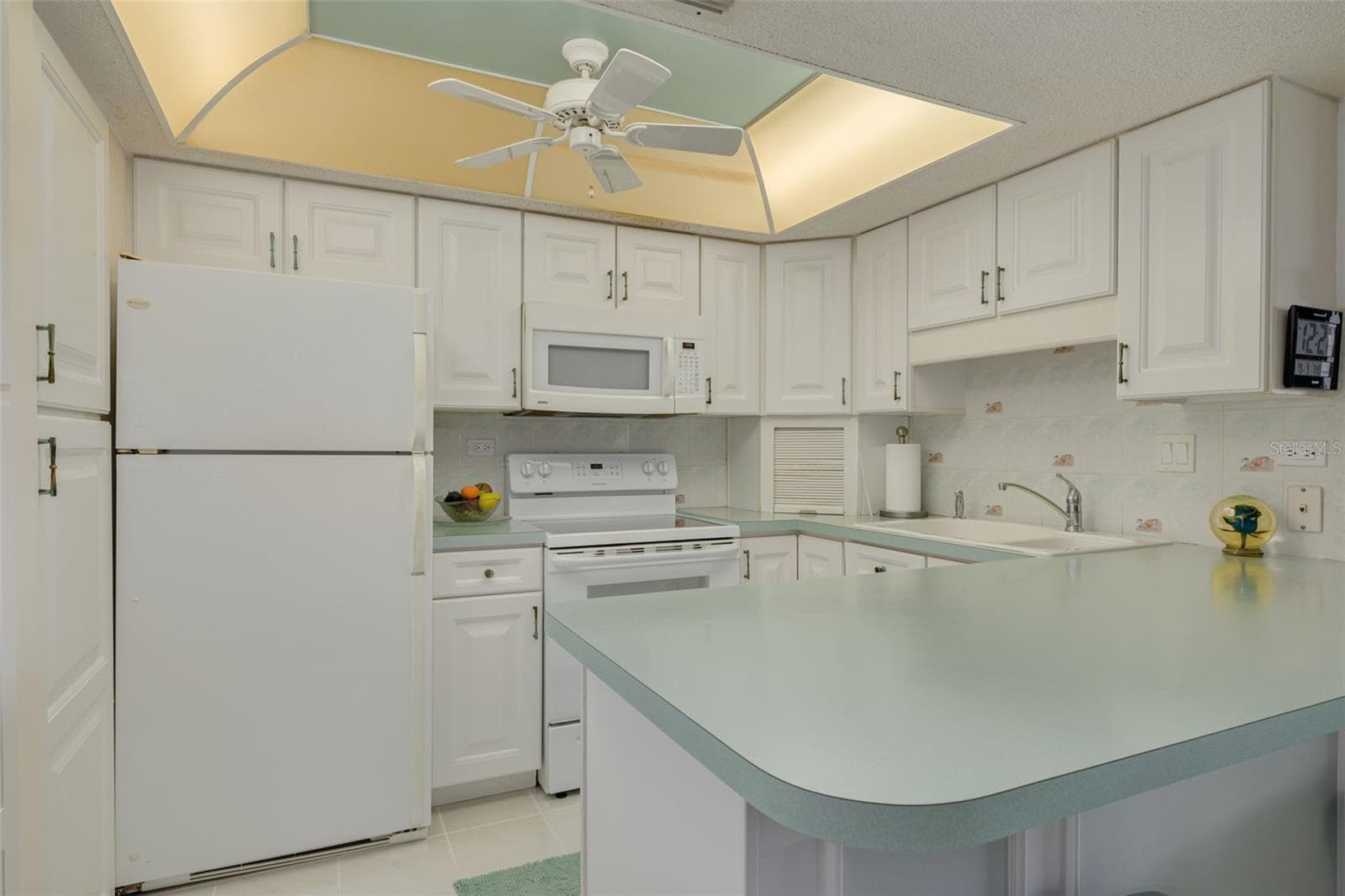 Condominium at 450 TREASURE ISLAND CSWY #201, TREASURE ISLAND, photo 7 of 30