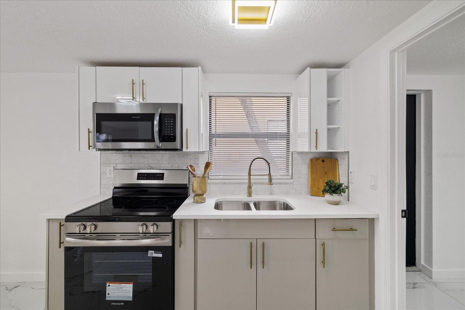 Single Family Residence at 1134 ENGMAN ST, CLEARWATER, photo 12 of 29