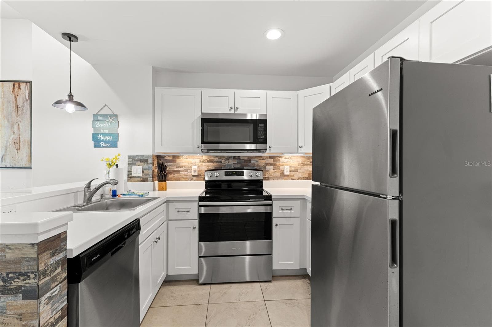Condo - Hotel at 13101 GULF BLVD #1605, MADEIRA BEACH, photo 8 of 43