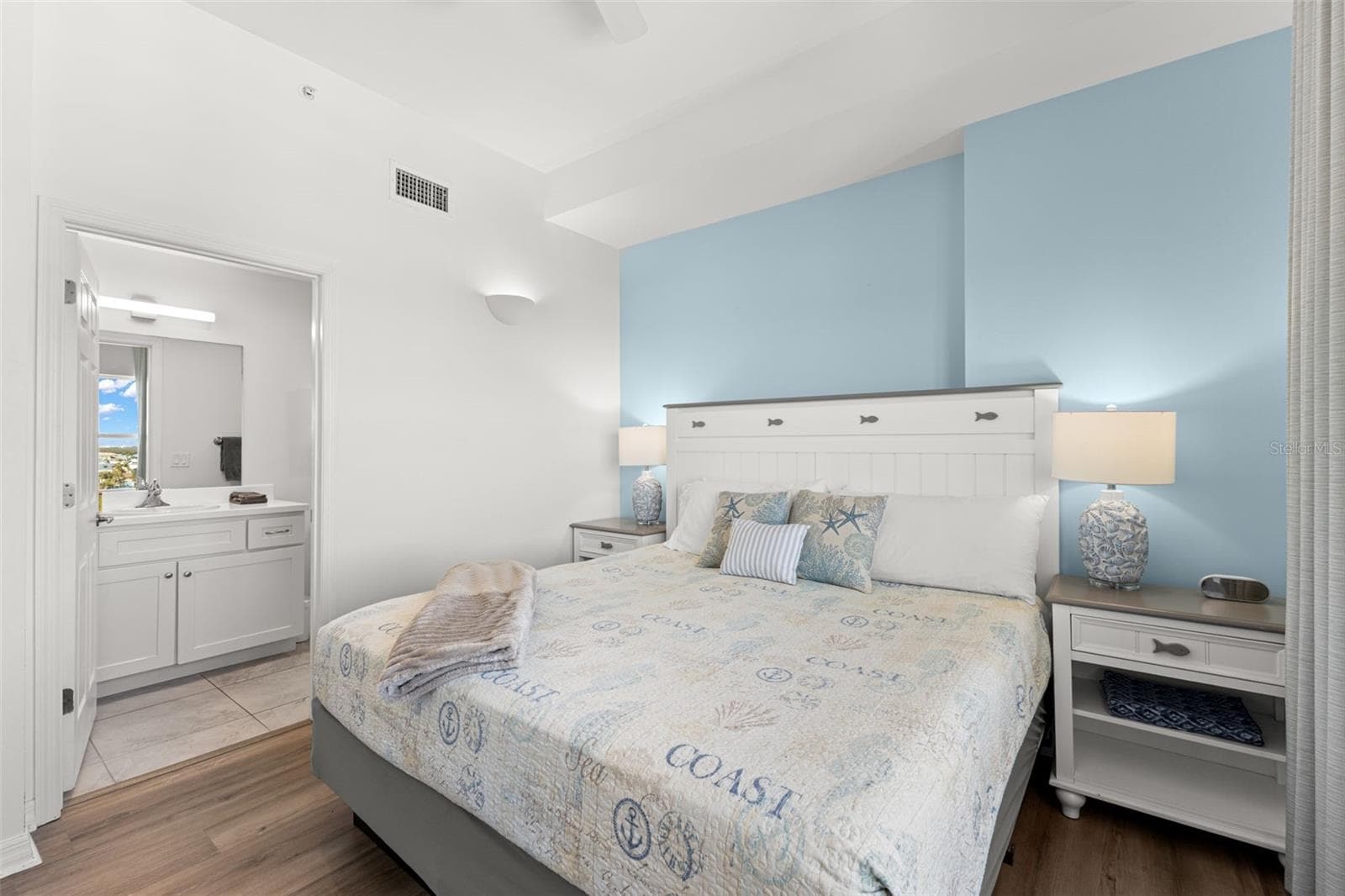 Condo - Hotel at 13101 GULF BLVD #1605, MADEIRA BEACH, photo 20 of 43
