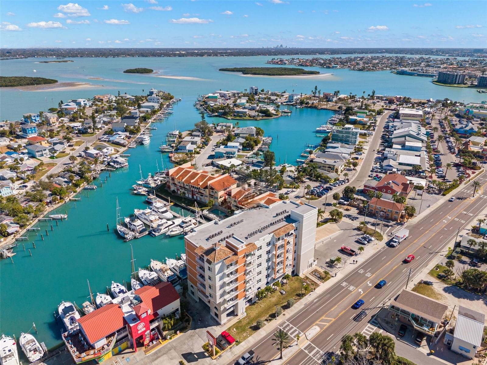 Condo - Hotel at 13101 GULF BLVD #1605, MADEIRA BEACH, photo 31 of 43