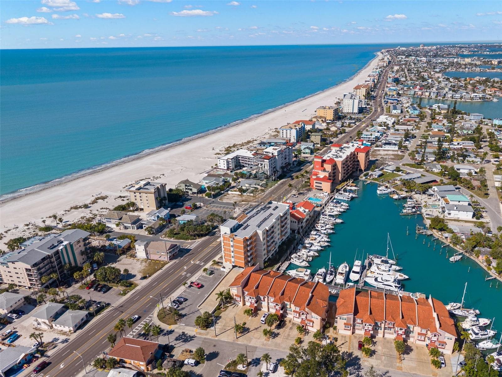Condo - Hotel at 13101 GULF BLVD #1605, MADEIRA BEACH, photo 41 of 43