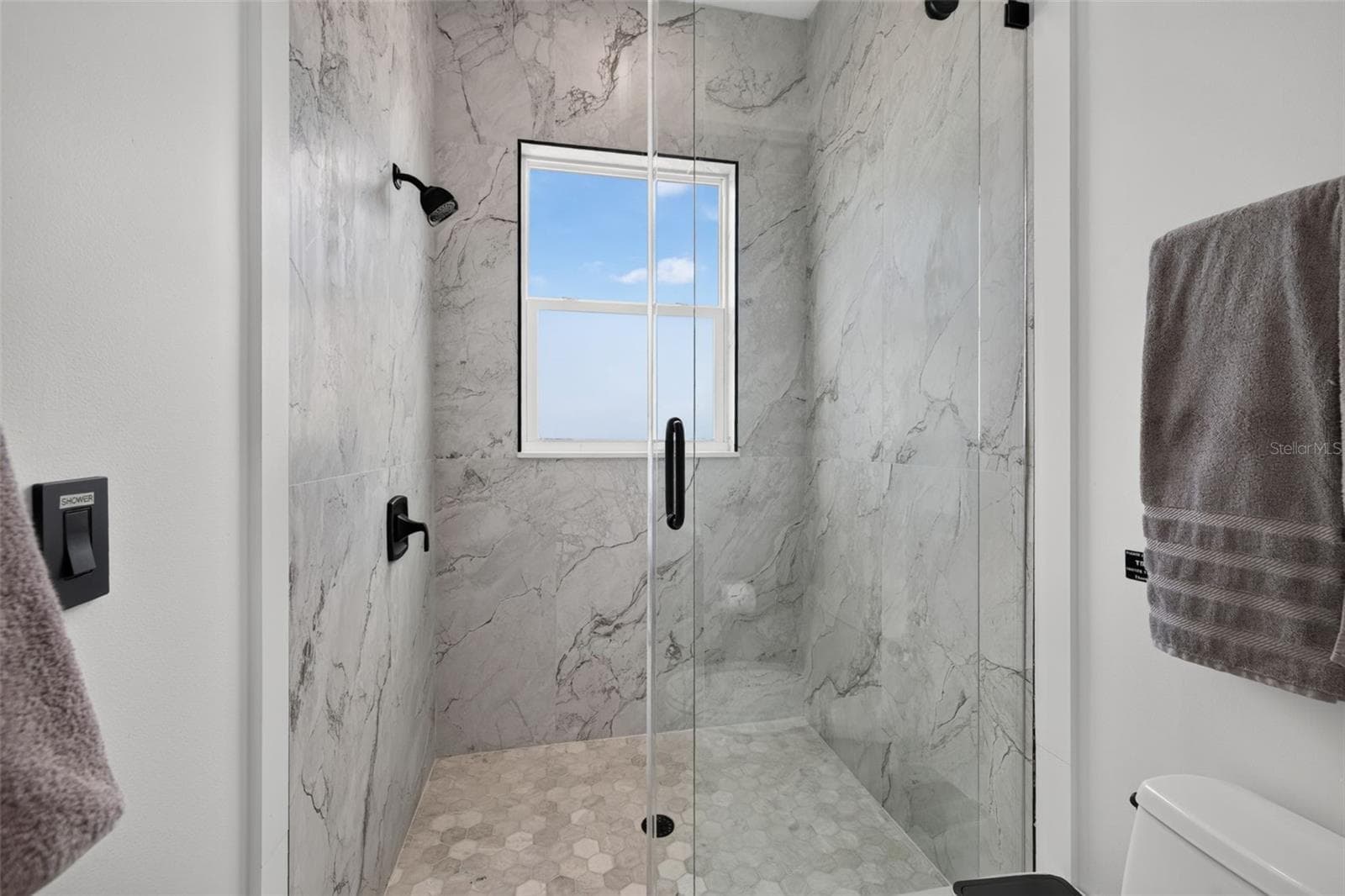 Jack & Jill Bathroom for Bedroom 3&4 - 16210 3RD ST E, REDINGTON BEACH