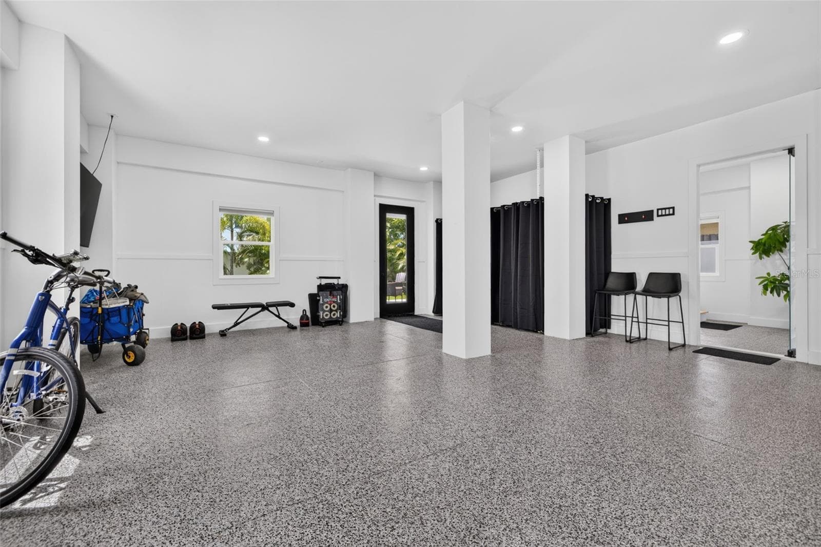 3+ car Garage w/AC - 16210 3RD ST E, REDINGTON BEACH