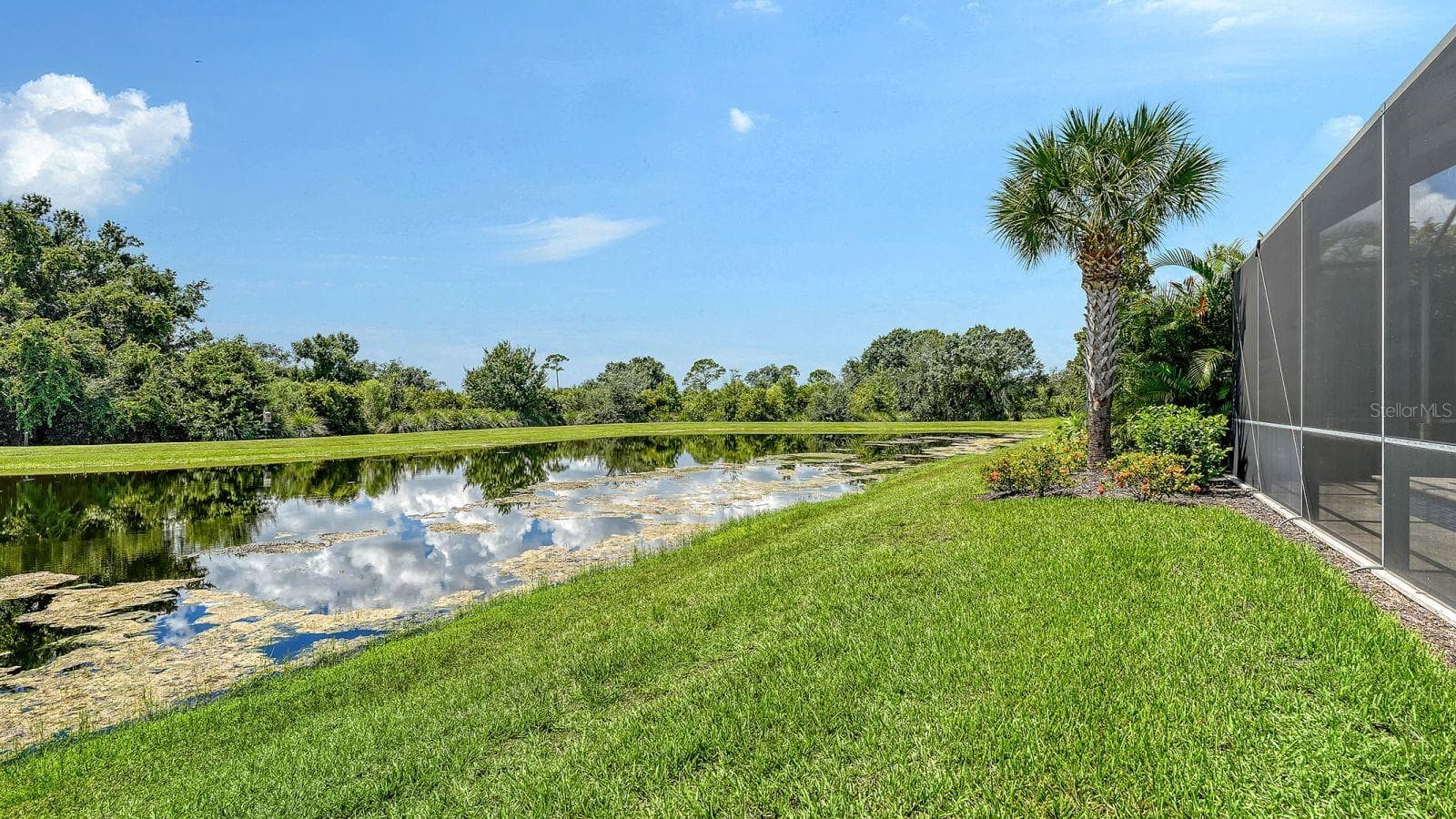 Single Family Residence at 7997 GRANDE SHORES DR, LAKEWOOD RANCH, photo 62 of 89