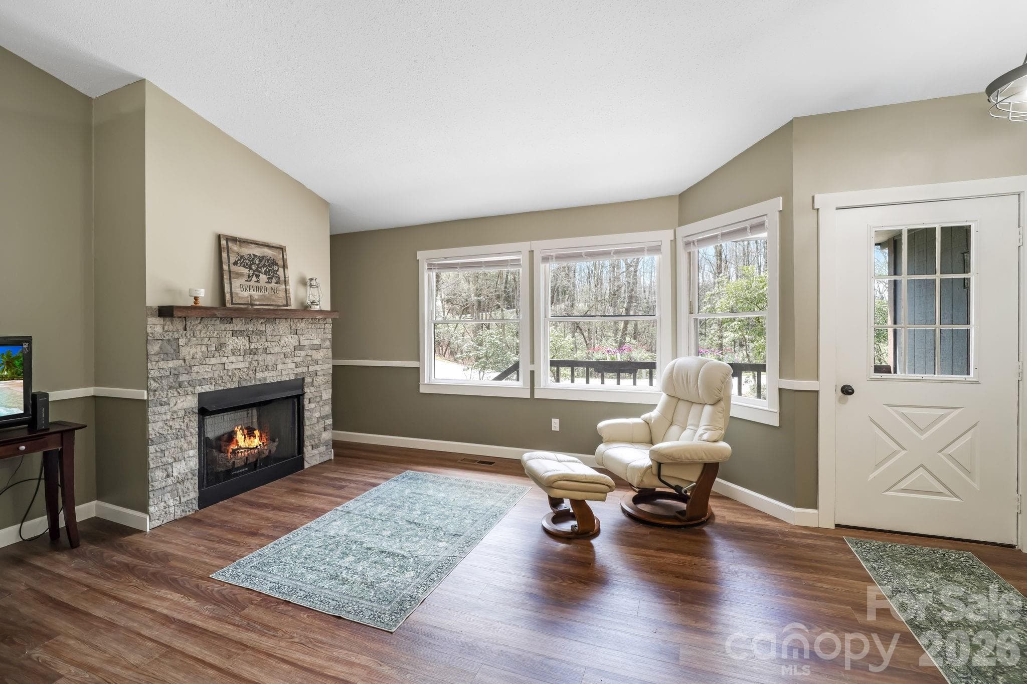 Single Family Residence at 417 Soquili Drive, Brevard, photo 4 of 17