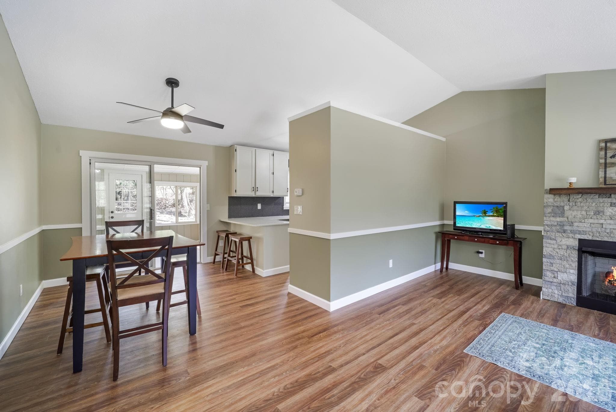 Single Family Residence at 417 Soquili Drive, Brevard, photo 6 of 17