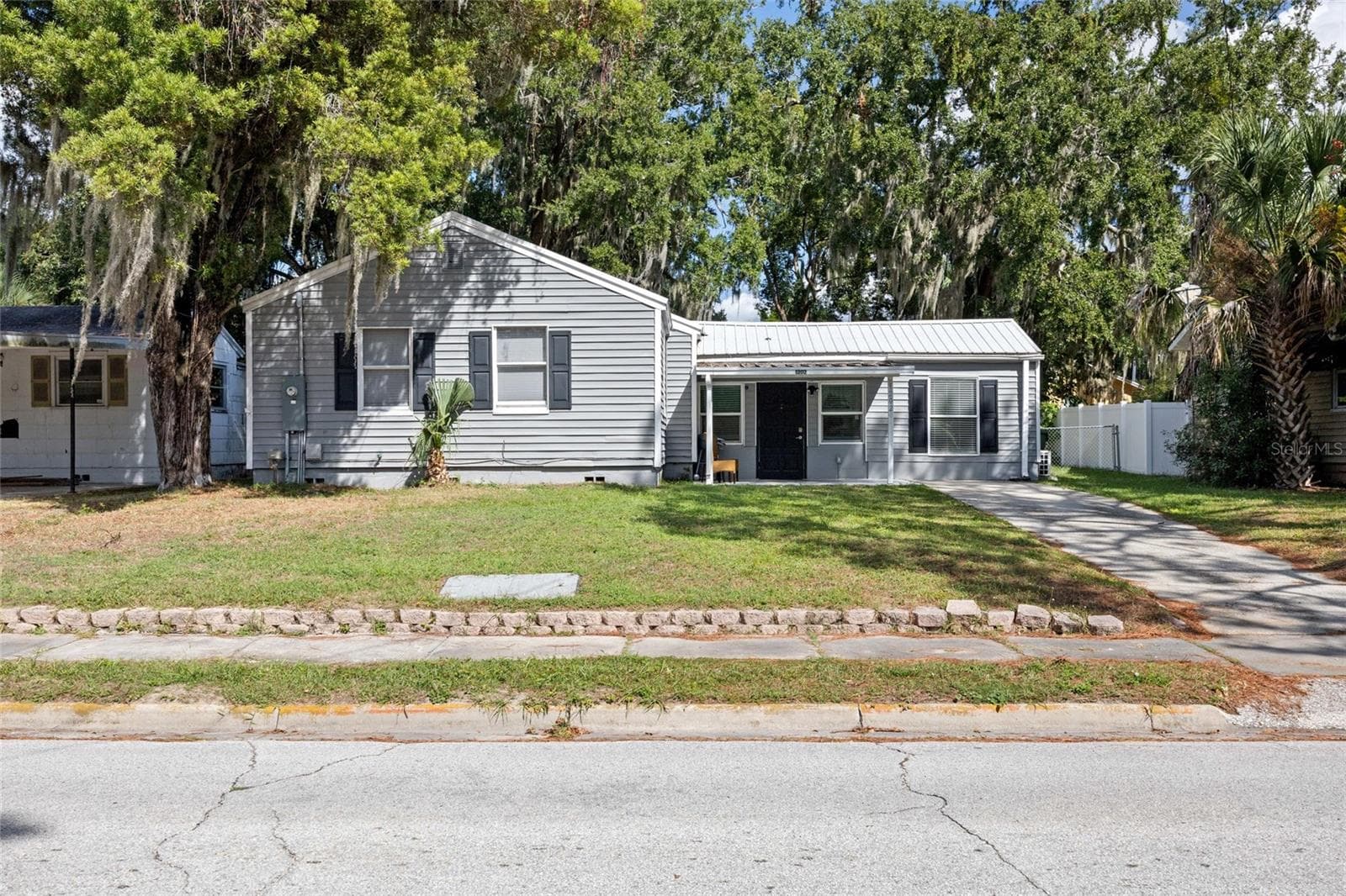 Sidewalk Access at the Front of the Home - 1202 SUMTER ST, LEESBURG